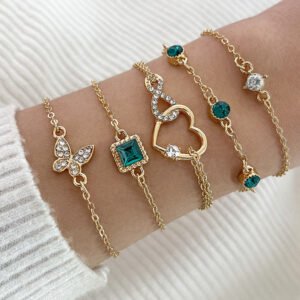 Bohemian-Inspired 5-Piece Green Crystal Bracelet Set Featuring Heart Accents for Women